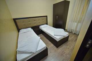 Мини-отель MBM Hotel Yerevan Ереван Стандартный двухместный номер с 2 отдельными кроватями-1