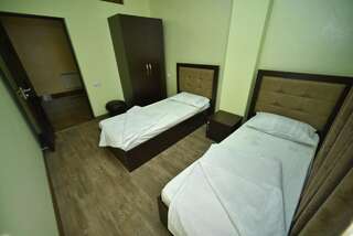 Мини-отель MBM Hotel Yerevan Ереван Стандартный двухместный номер с 2 отдельными кроватями-3
